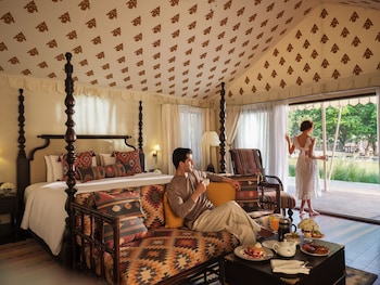 Luxury Tent (with Sitout)
