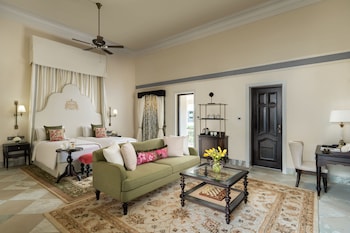 Grand Luxury Twin Bed Room