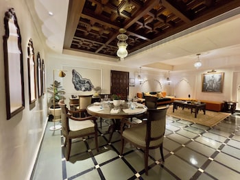 Historical Suite, Suite