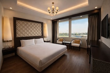 Superior Room, 1 King Bed