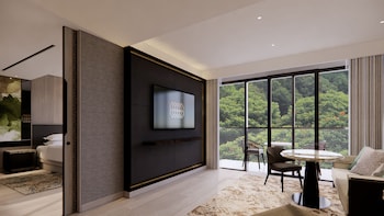 Premier Suite, 1 King Bed