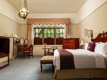 Majapahit Legendary Suite King Bed