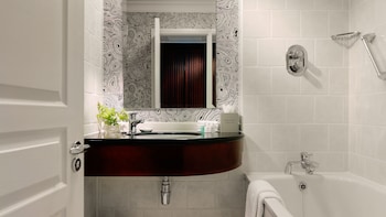 Executive Room, 1 King Bed