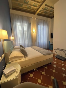 Junior Room (180)