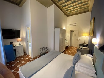 Junior Room (180)