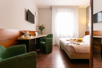 Standard Room, 1 King Bed