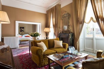 Plaza Suite