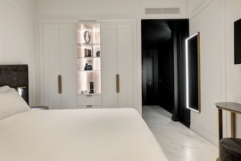 Superior Room, Pool View