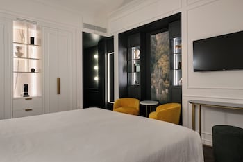 Superior Room, Pool View