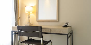 Executive Junior Suite with Castle View Non Smoking