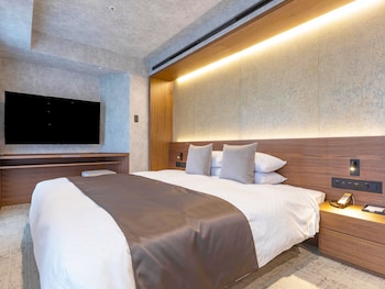 Deluxe Queen Double Room with City View Non Smoking