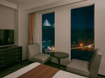 Superior Twin Room with Castle View Non Smoking
