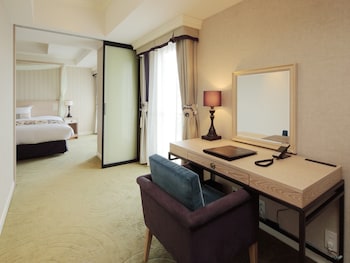 Executive King Suite with Castle View Non Smoking