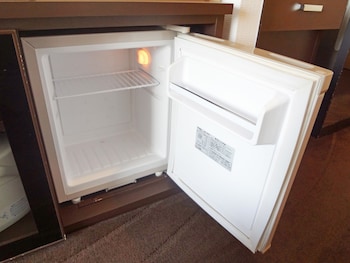 Economy Double Room with No View - Non-Smoking (17 square meters)