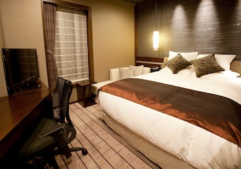 Moderate Double Room (Higher Class)Non-smoking, City View (25 square meters)
