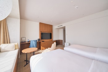 Premier Large Twin Room, Non Smoking