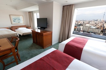 [Non-Smoking] Deluxe Family Twin Room (with 1 Extra bed + 1 Sofa bed)