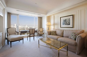 [Check-in 15:00] Tower High Floor Suite Twin, Non Smoking