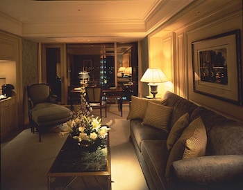 [Check-in 15:00] Tower High Floor Suite Twin, Non Smoking