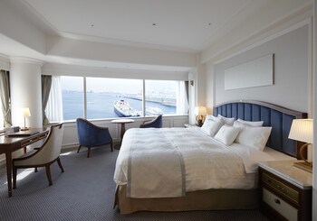 [Check-in 15:00] Bayfront Corner Double Room, 1 King Bed, Non Smoking