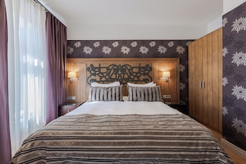Premium Double Room (3 Pax)