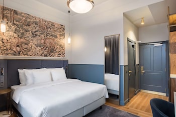 Room (Collection Old Town View)