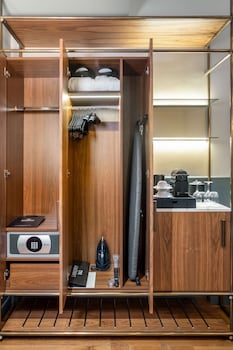 Superior Room (Collection)