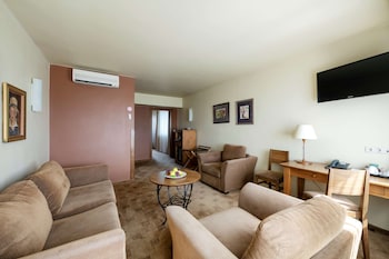 Suite, 1 Queen Bed, Non Smoking