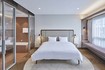 Luxury Suite