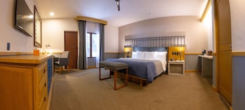 Deluxe Room One King Bed