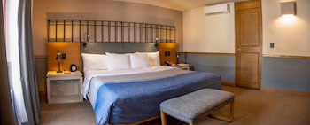 Deluxe Room One King Bed