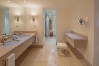 Suite, 1 Bedroom, Balcony