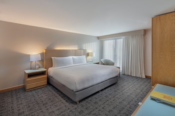 Junior Suite, 1 King Bed (Dining Area)