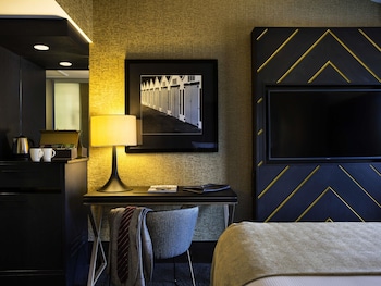 Superior Room, 1 King Bed