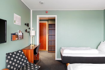 Standard Room, 3 Twin Beds, Non Smoking