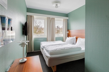 Economy Room, 2 Twin Beds, Non Smoking