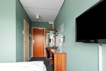 Economy Room, 2 Twin Beds, Non Smoking