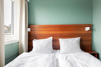 Economy Room, 2 Twin Beds, Non Smoking