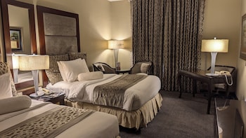 Classic Room, 2 Twin Beds, City View