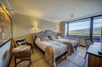 Deluxe Twin Room, Balcony, Mountain View