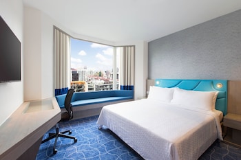 Room, 1 King Bed, River View