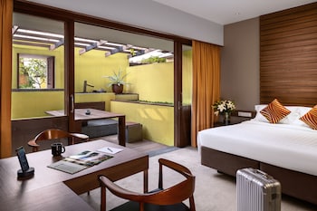 Courtyard Club (Pool Access)