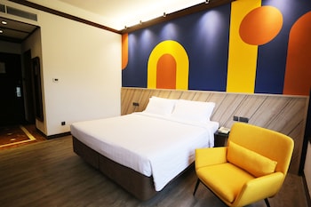 Deluxe Tropical Room