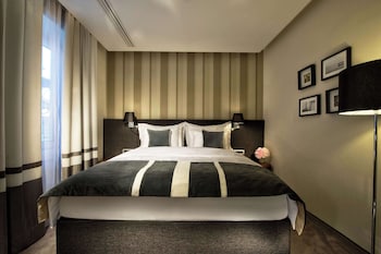 Deluxe Room, 1 King Bed (Walk-in Shower;Superior;with Sofabed)