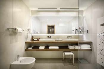 Standard Single Room, Balcony, Park View