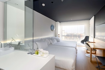 Room (Orbital with extra bed)