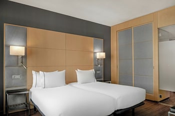 Standard Room, 2 Twin Beds (View)
