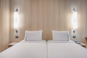 Standard Interior Room, 2 single beds