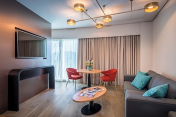 Family Suite (Deluxe 3 Adults + 1 Child)