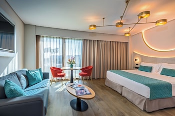 Premium Room (Deluxe 3 adults)
